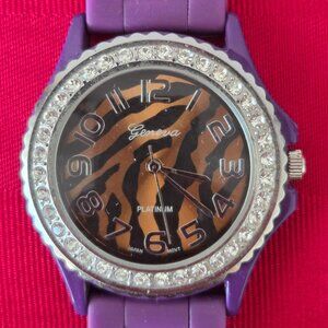 GENTLY USED, VINTAGE 1980'S, GENEVA, PLATINUM SERIES FASHION WATCH!!!